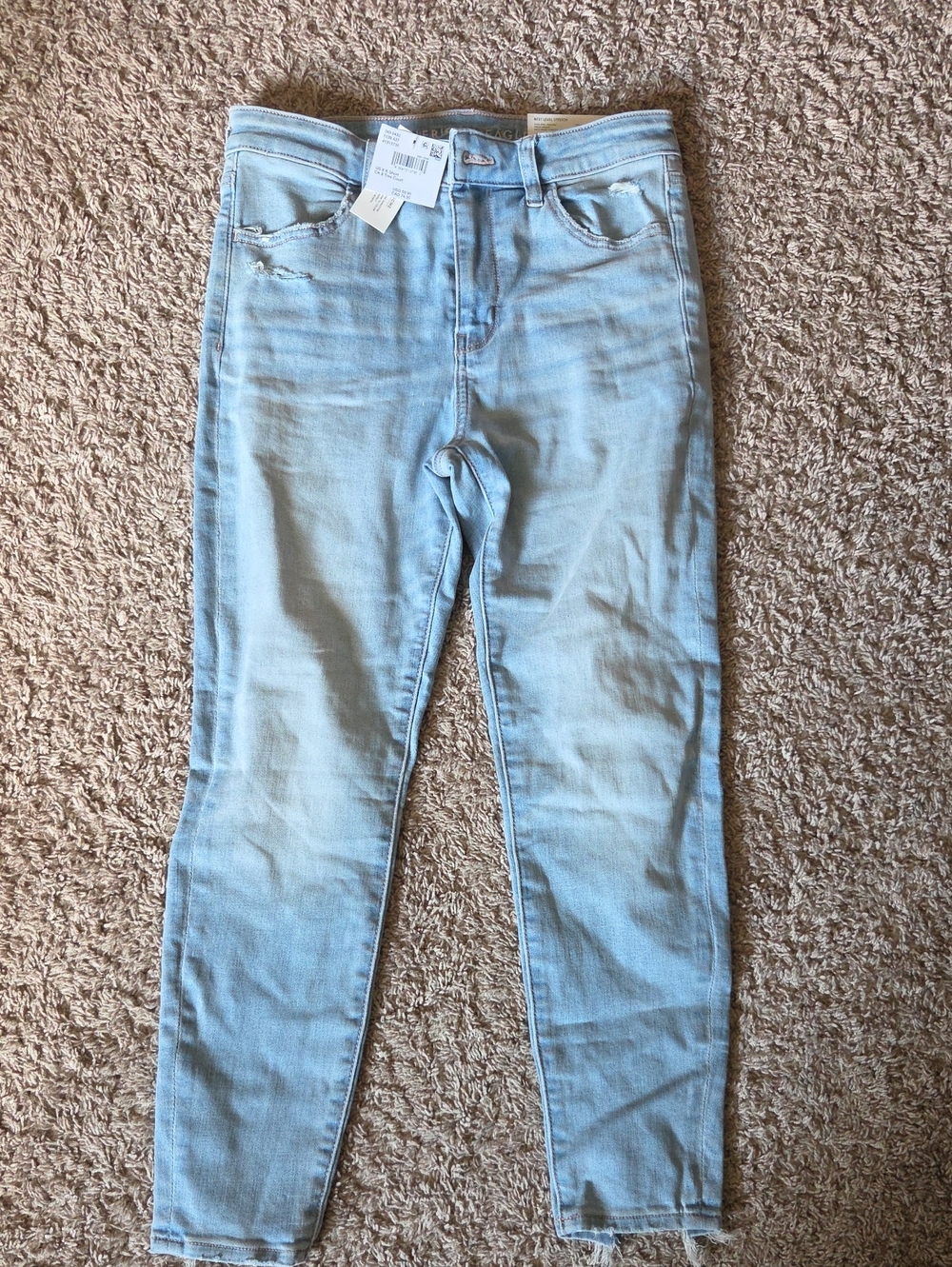 American Eagle Outfitters Light Wash Skinny Jeans